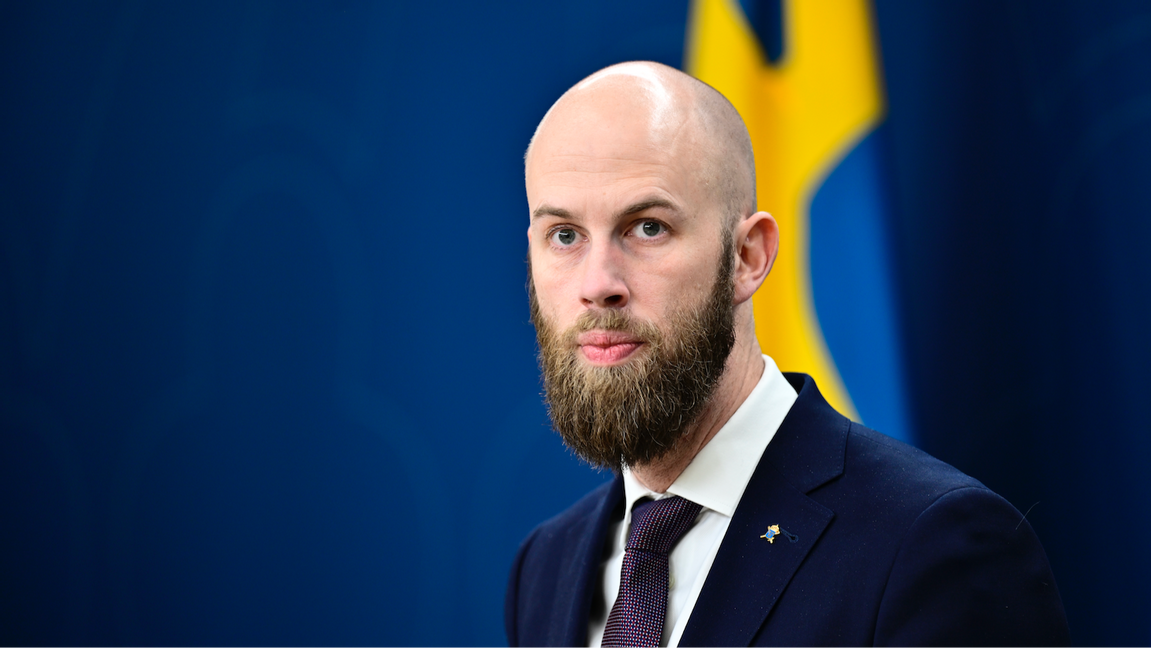 Minister för civilt försvar Carl-Oskar Bohlin (M) meddelar satsningen på stärkt kontroll av explosiva varor. Foto: Magnus Lejhall/TT