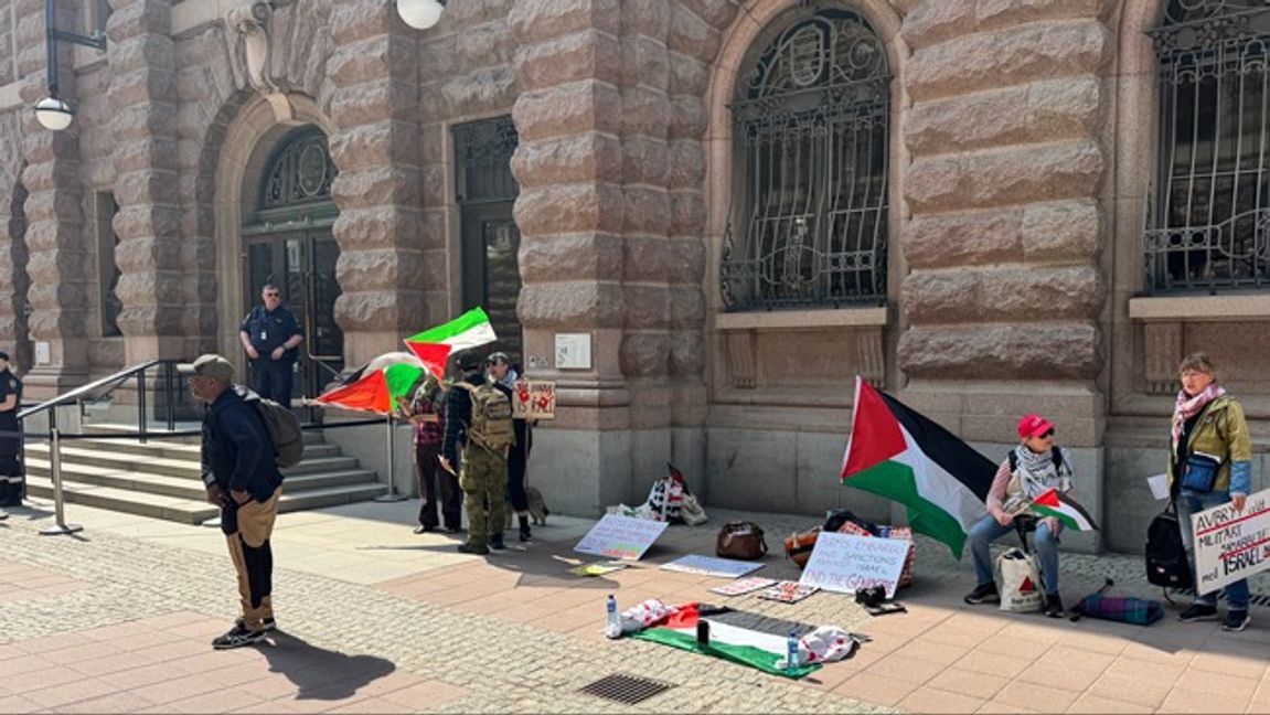 Palestina-”läger” utanför riksdagen: ”Krossa sionismen”
