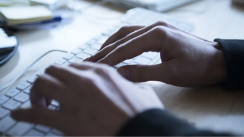 Enligt åklagaren har kommunens system stora brister i möjligheten att kontrollera varför någon läst känsliga uppgifter. Genrebild. Foto: Fredrik Sandberg/TT