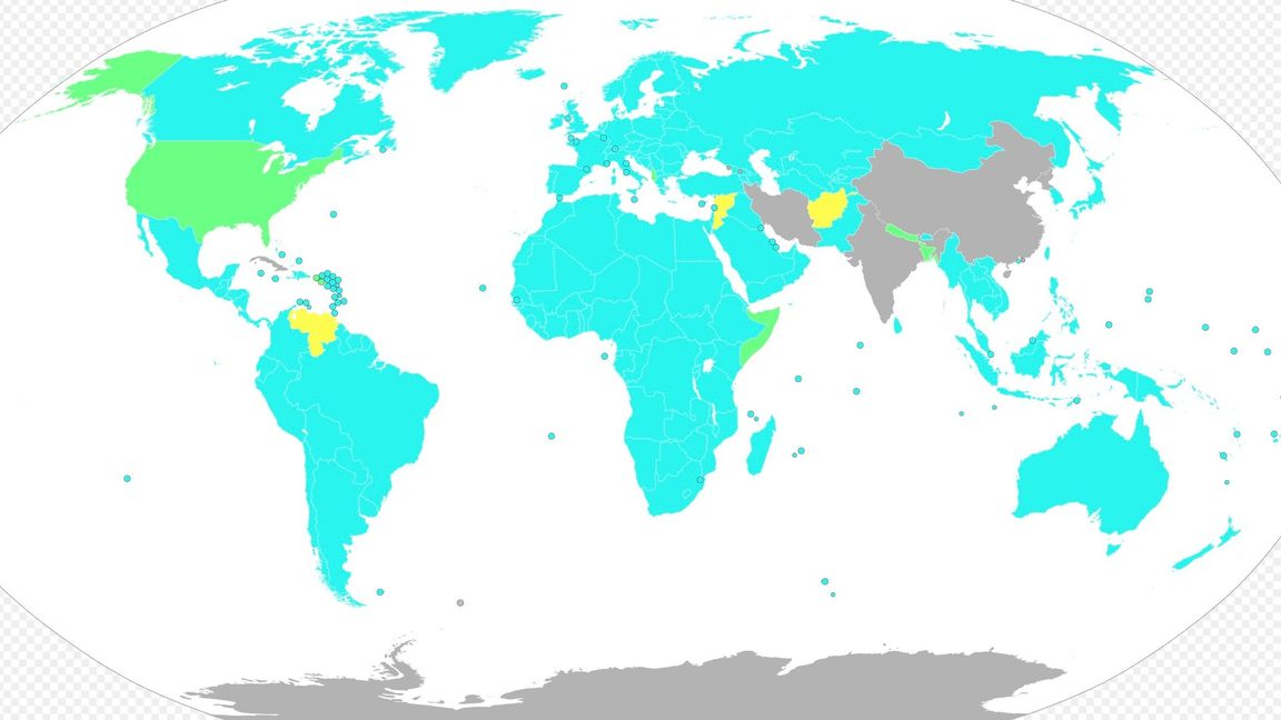 TikTok är tillåtet i länder blåa länder, med vissa restriktioner i gröna och gula länder, men förbjudet i de gråa länderna. Karta från Wikipedia