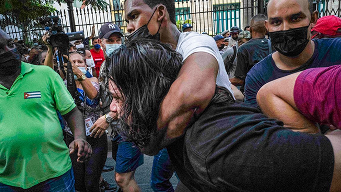 Plainclothes police detain an anti-government protester during a protest in Havana, Cuba, Sunday, July 11, 2021. Hundreds of demonstrators went out to the streets in several cities in Cuba to protest against ongoing food shortages and high prices of foodstuffs, amid the new coronavirus crisis. Photo: Ramon Espinosa/AP