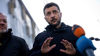 Ukrainas president Volodymyr Zelenskyj under en pressträff på torsdagen den 13 februari. Foto: Alex Babenko/AP/TT