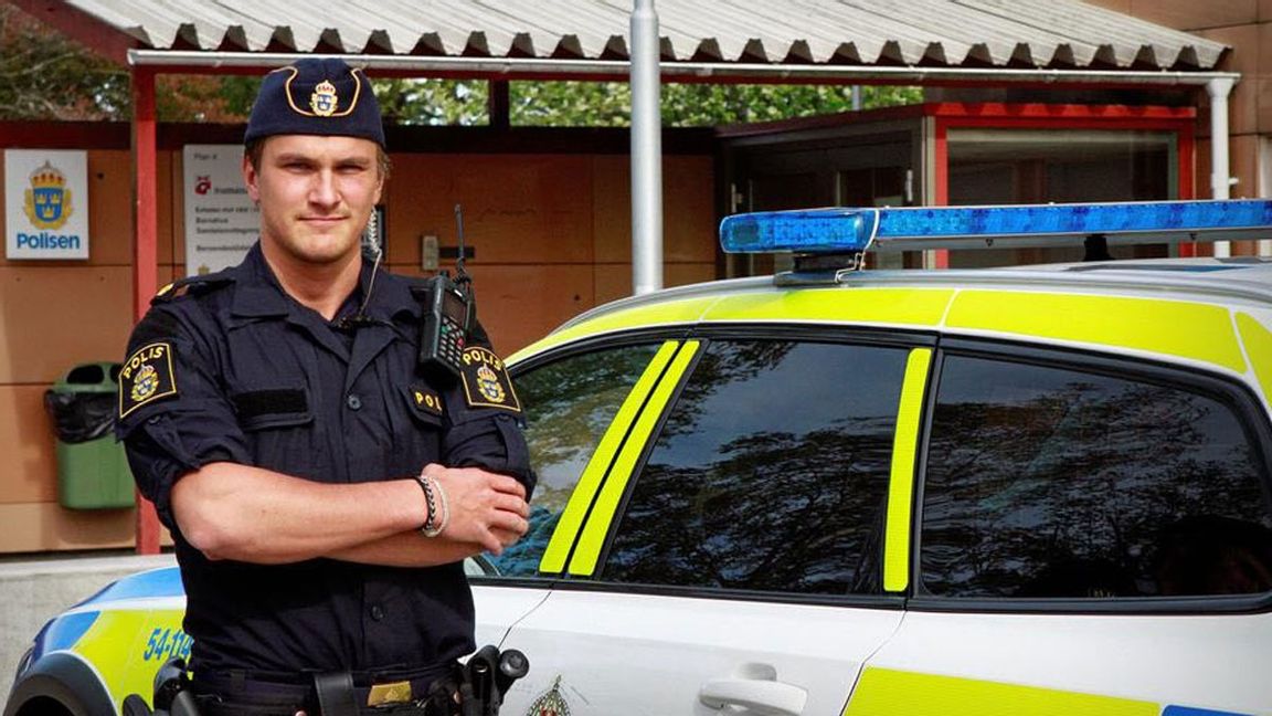 Filip Pelas är polis i Stockholm och debatterar i Bulletin. Foto: Privat