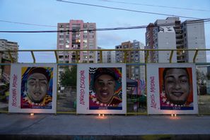 Venezuelaner som deporterats från USA till El Salvador avbildade i Venezuela nyligen. Foto: Ariana Cubillos/AP/TT