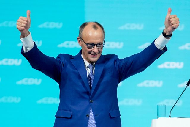 CDU:s partiledare Friedrich Merz på ett partimöte i Berlin. Foto: Ebrahim Noroozi/AP/TT