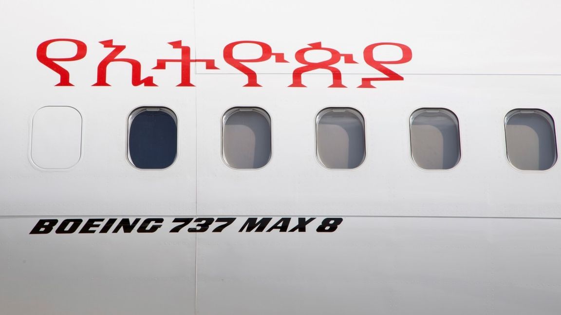 Nära tre år efter den förödande flygolyckan i Etiopien säger Ethiopian Airlines att man åter ska börja flyga med Boeing 737 Max-plan. Arkivbild. Foto: Mulugeta Ayene/AP/TT