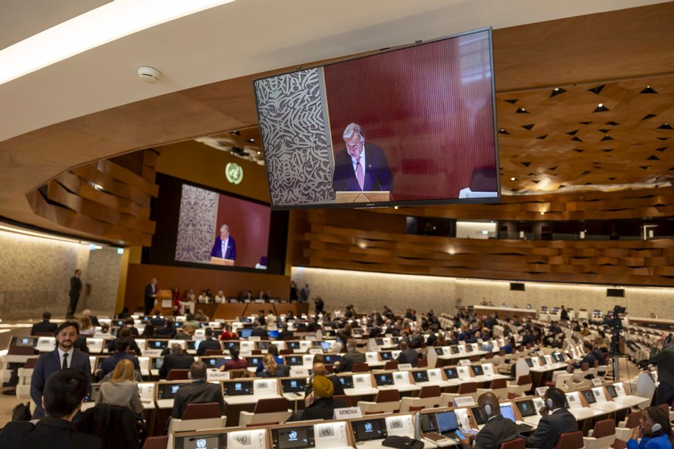 FN:s generalförsamling godkände Ukrainas resolution på dagen tre år efter Rysslands storskaliga invasion av landet. Salvatore di Nolfi via AP/TT