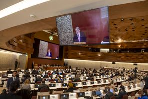 FN:s generalförsamling godkände Ukrainas resolution på dagen tre år efter Rysslands storskaliga invasion av landet. Salvatore di Nolfi via AP/TT