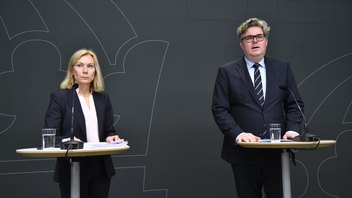 Särskilda utredaren Viveca Lång och justitieminister Gunnar Strömmer under onsdagens pressträff. Foto: Lars Schröder/TT