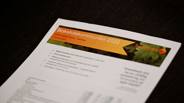  Swedbanks vd och koncernchef Jens Henriksson presenterar bankens delårsrapport. Foto: Pontus Lundahl/ TT 