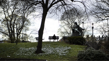 Misstanken är ett gift som fräter sönder vänskap och familjer. Foto: Jessica Gow/TT