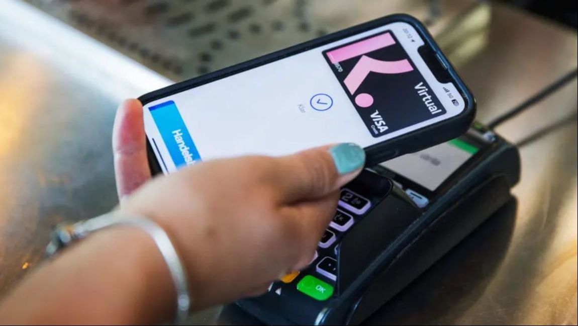 Bedragare använder falska Klarna-samtal och lurar svenskar att göra överföringar med Bank-ID. Polisen saknar resurser att utreda de flesta fallen. Foto:TT