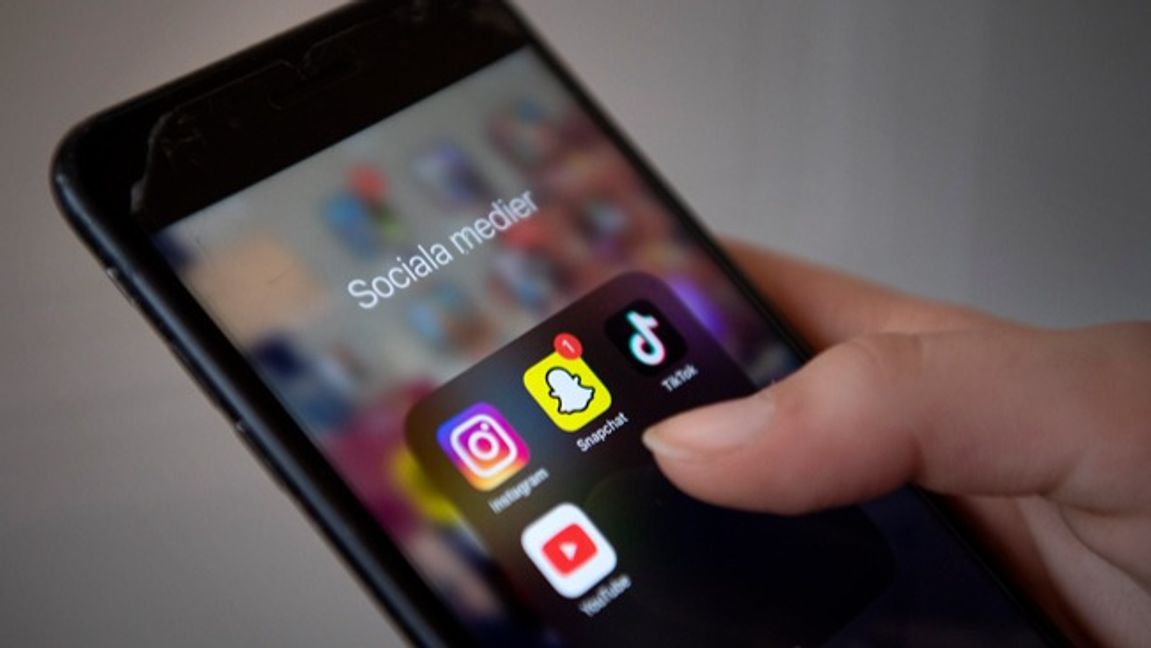 Här är KD:s nya krav: 15-årsgräns på sociala medier. ”Vi kan inte passivt se på när barndom kapas av beroendedesign”, skriver partiet. Foto: Jessica Gow/TT.