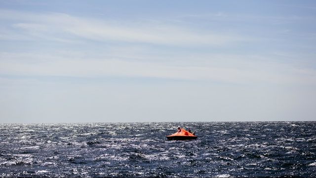 En man omkom på öppet hav utanför Rörö i Göteborgs skärgård. Bilden är från en räddningsövning i samma område vid ett annat tillfälle. Foto: ADAM IHSE / TT