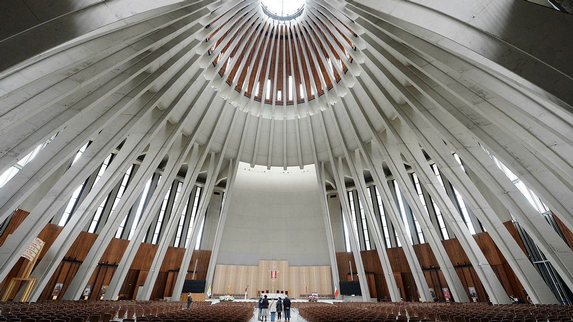 Kyrka i Warszawa. Polen har skakats av flera pedofilskandaler bland prästerskapet de senaste åren. Genrebild. Foto: Czarek Sokolowski/AP/TT