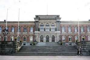 Universitetshuset i Uppsala, med än så länge få förbipasserande studenter. Foto: Magnus Lejhall/TT