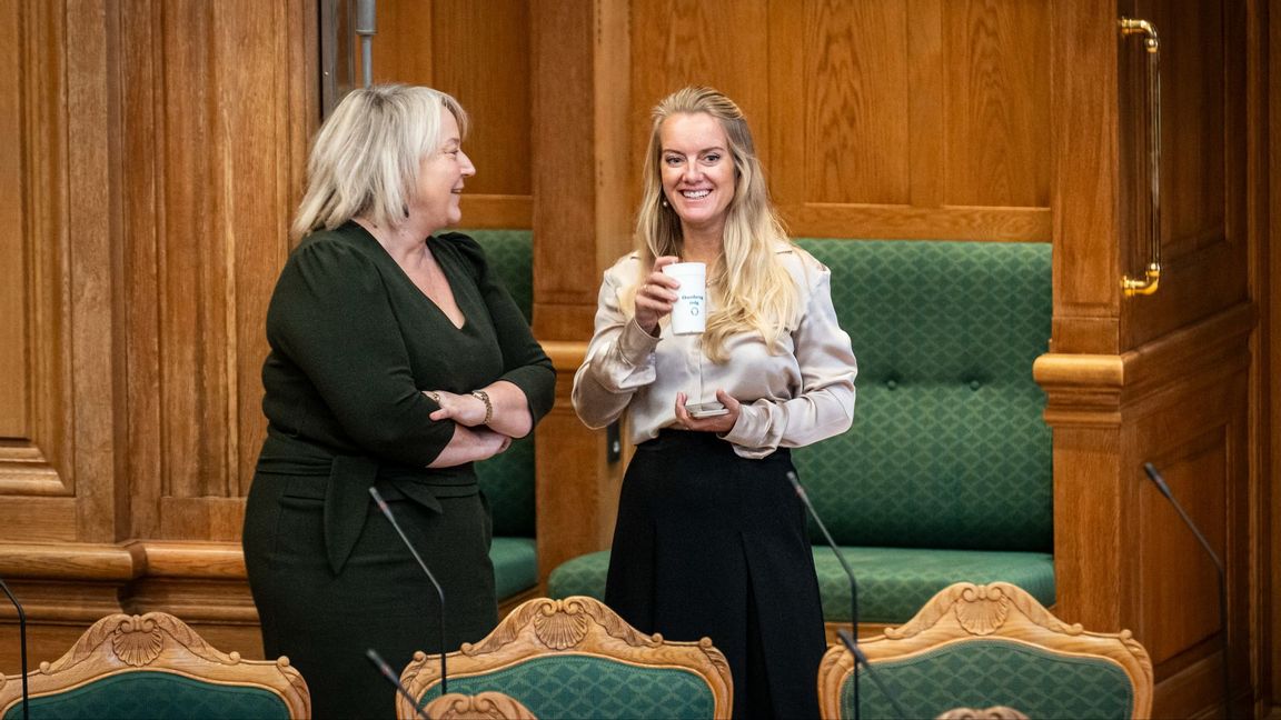 Pernille Vermund meddelar att Nye Borgerlige upplöses. Foto: Emil Nicolai Helms/Scanpix Denmark