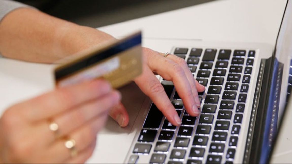 En kvinna i Skåne döms till 18 månaders fängelse för grov trolöshet mot huvudman och bedrägeri. Foto: Erik Johansen / NTB. 