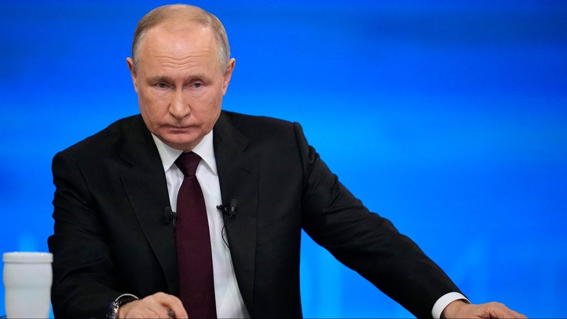 Vladimir Putin. Bild från hans stora presskonferens tidigare i veckan. Foto: Aleksandr Zemlianitjenko/AP/TT