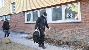 Fyra personer greps under polisinsatsen i Tyresö i mars förra året. Foto: Anders Wiklund/TT