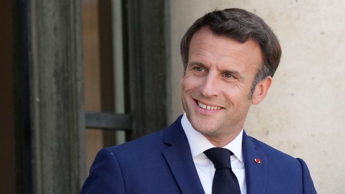 Frankrikes president Emmanuel Macron har presenterat sin nya regering. Foto: Christophe Ena/AP/TT