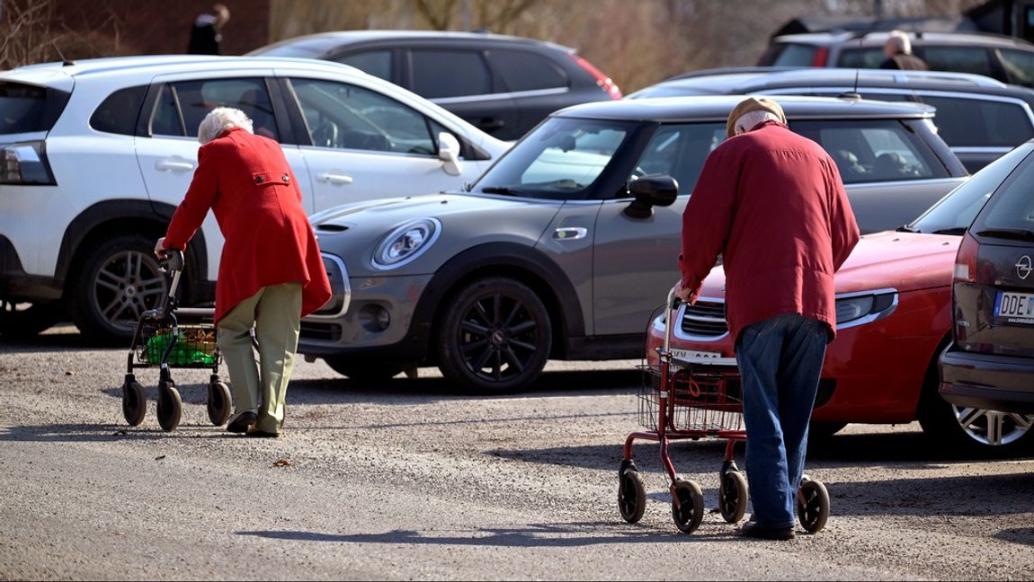 Det måste finnas en tydlig skillnad i pensionspengar storlek mellan de som har bidragit och de som inte har. Foto: Janerik Henriksson/TT 