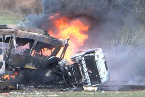 Minst en person omkom i en trafikolycka utanför Karlsruhe i Tyskland. Rene Priebe/DPA via AP/TT