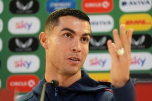 Cristiano Ronaldo under en presskonferens i Dublin för en vecka sedan. Foto: Brian Lawless/AP/TT