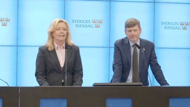 Skärmbild från Centerpartiets pressträff. Foto: Centerpartiet/Youtube. 