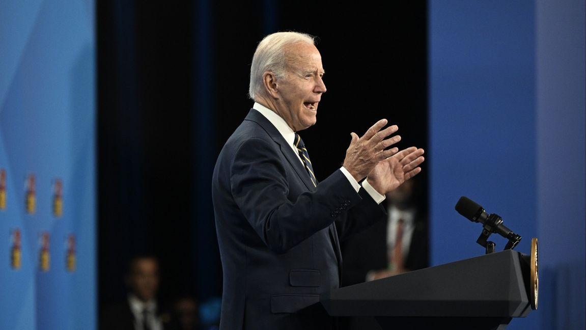 USA:s president Joe Biden pratar under sista dagen av Natomötet i Madrid. Foto Henrik Montgomery / TT 