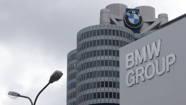 Billtillverkaren BMW döms till miljonskadestånd efter att en man klämt sin tumme i sin BMW-bil. Foto: Matthias Schrader/AP/TT