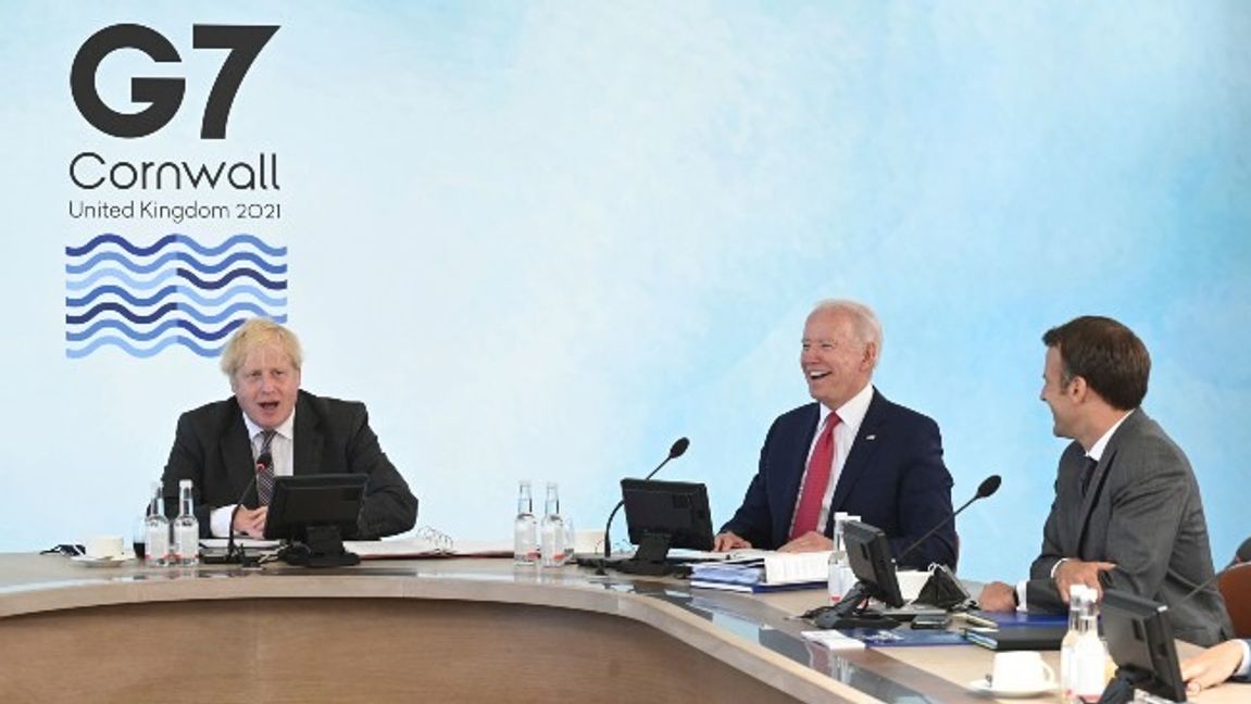 På bild: Storbritanniens premiärminister Boris Johnson, USAs president Joe Biden och Frankrikes president Emmanuel Macron under G7 mötet i Cornwall. Foto: Leon Neal
