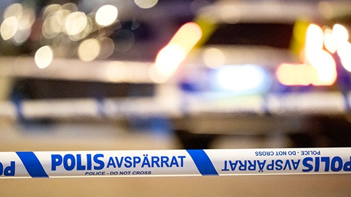 Polisen hittade en skottskadad man under fredagkvällen i Skarpnäck i södra Stockholm efter larm om skottlossning i närliggande Bagarmossen. Arkiv. Foto: Johan Nilsson/TT.