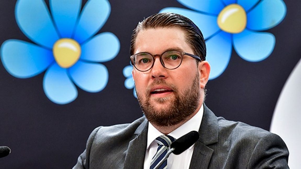 Drygt ett år till val – nu ger Åkesson besked om regeringsfrågan