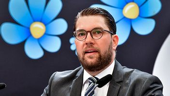 Drygt ett år till val – nu ger Åkesson besked om regeringsfrågan