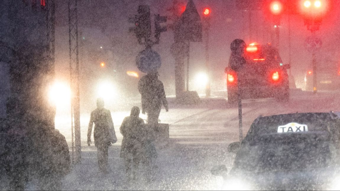 Snö och kraftig vind väntas i delar av Sverige. Arkivbild. FREDRIK SANDBERG /TT