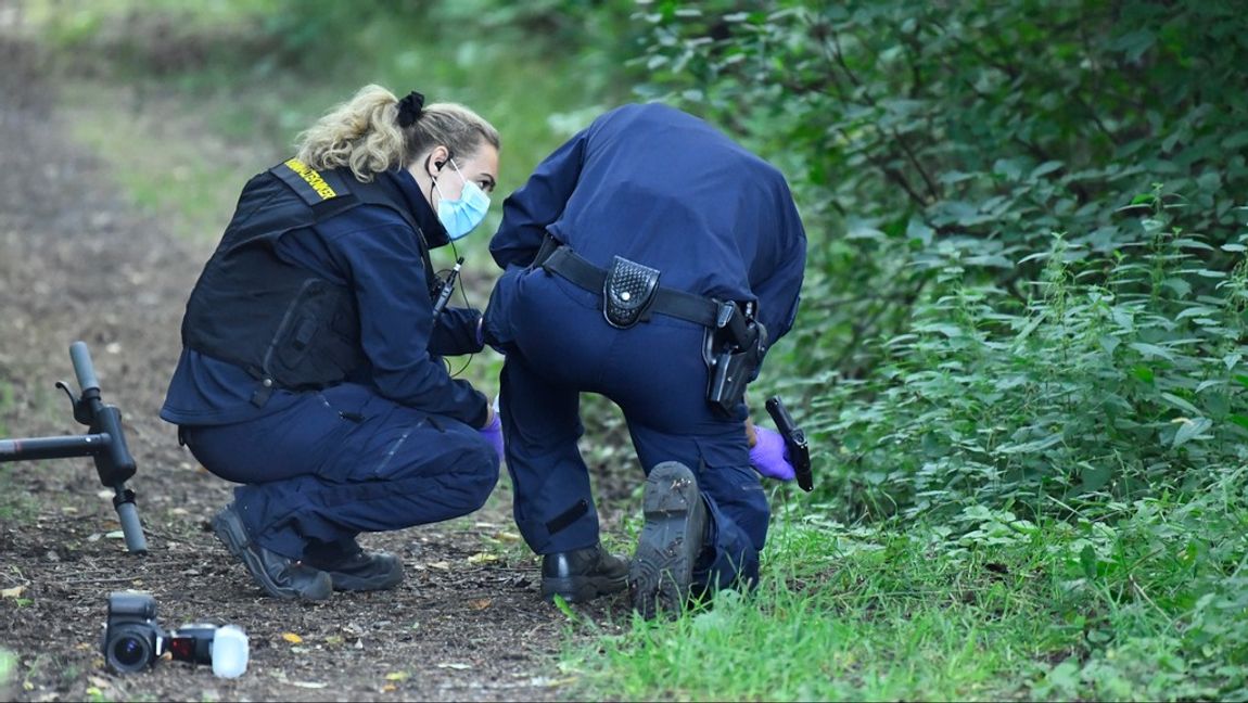 Polisen larmades till Hovsjö i Södertälje efter uppgifter om skott som avlossats utomhus. Foto; Oscar Olsson/TT.