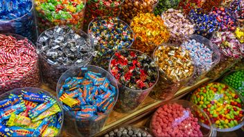 Läsk, godis, kakor och bakverk står tillsammans för cirka 70 procent av allt tillsatt socker som svenska tonåringar äter. Arkivbild. Claudio Bresciani/TT