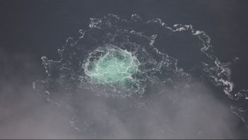 I september 2022 upptäcktes fyra läckor på gasledningarna Nord Stream 1 och 2, som går från Ryssland till Tyskland längs Östersjöns botten. Arkivbild. Foto: Kustbevakningen via AP/TT