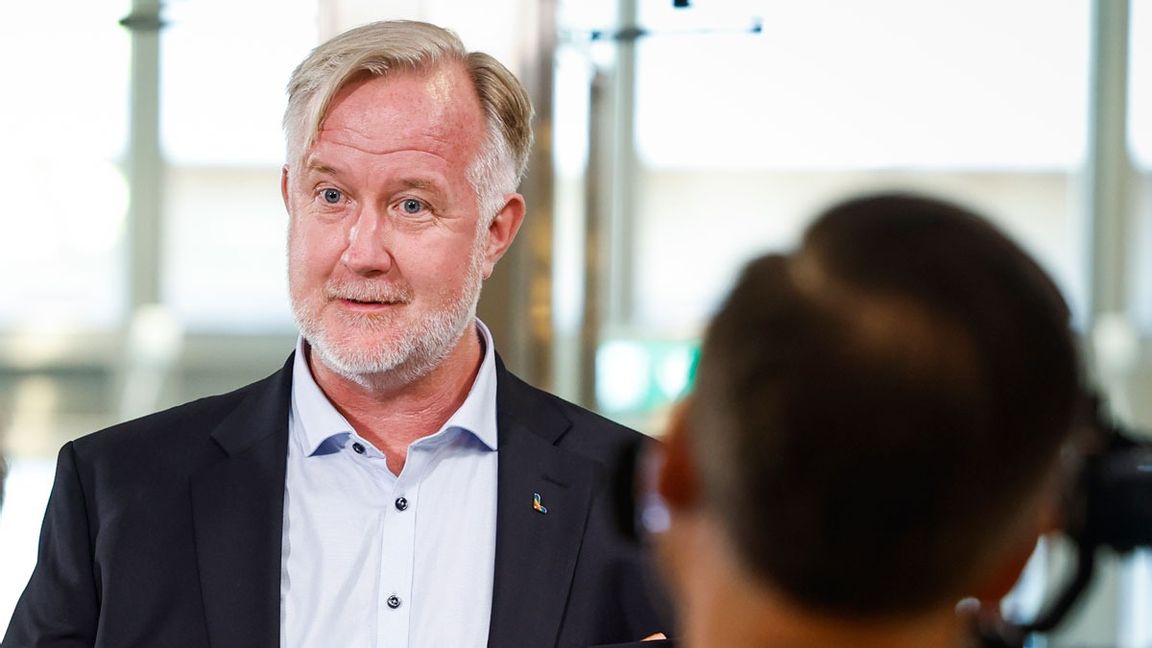 Liberalernas partiledare Johan Pehrson har lyft partiet över fyraprocentspärren. Foto: Fredrik Persson/TT