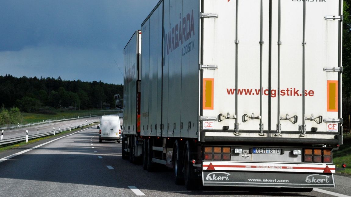 Det saknas laddinfrastruktur för långtradare. Foto: Hasse Holmberg / TT