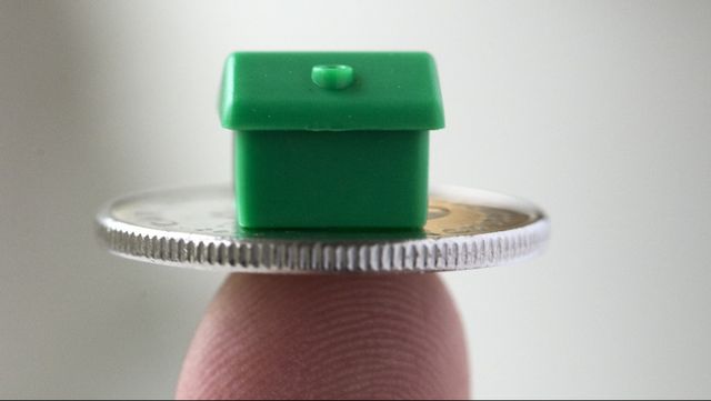 Kommer 2024 bli året som hushållen får ett efterlängtat andrum med sänkta bolåneräntor? Arkivbild. Foto: FREDRIK SANDBERG/TT