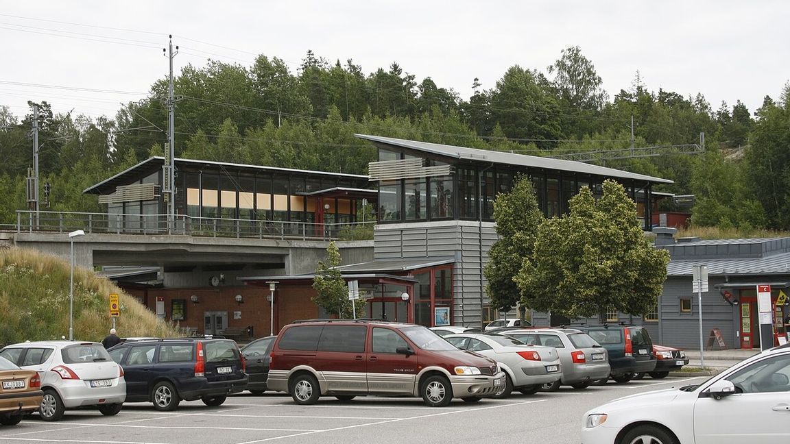 Bild på Läggesta station där stenkastningen ska ha ägt rum. Foto: Janders/CC BY-SA 3.0