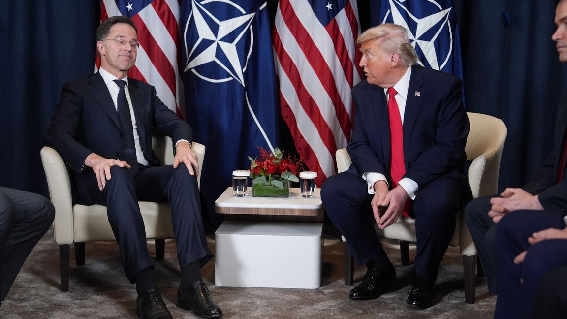 Donald Trump säger att han drar tillbaka de planerade tullarna mot Sverige. Foto: Evan Vucci/AP/TT