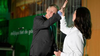 Per Bolund och Märta Stenevi är två av de före detta ministrarna som vardera tagit ut över en halv miljon kronor för omställningen att gå från regering till riksdag. Foto: Henrik Montgomery/TT