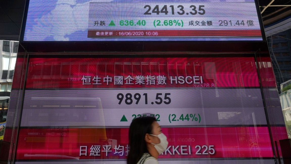 Det var överlag nedåt som gällde när börsveckan avslutades i Asien. Arkivbild. Foto: Vincent Yu/AP/TT