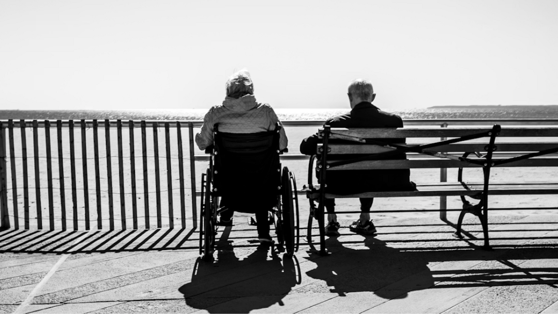 Välfärdslandet Sverige tackar sina skapare på märkliga sätt. Foto: Bruno Aguirre, Unsplash