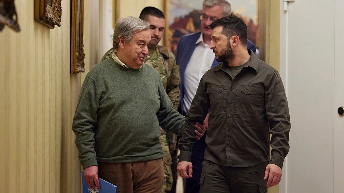 Antonio Guterres träffade Ukrainas president Volodymyr Zelenskyj. Foto: AP/TT