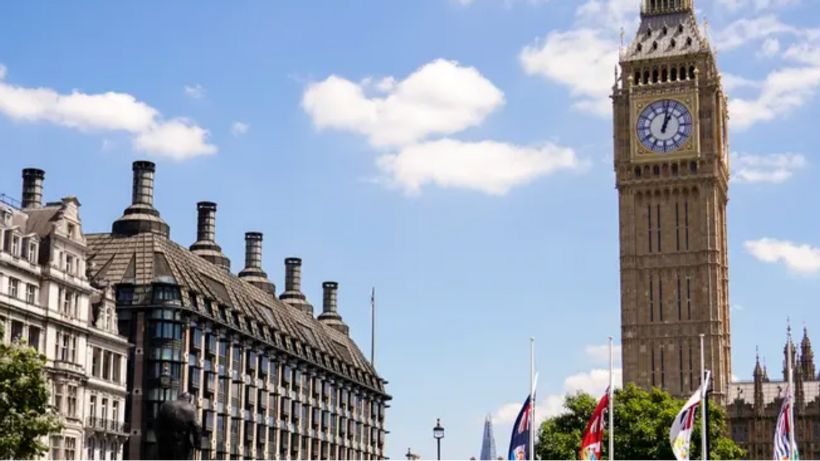 Genrebild, Parlamentsbyggnaden i London. Brittisk säkerhetstjänst varnar för att Iran utgör det största hotet mot enskilda personer i landet. Foto: Alberto Pezzali/AP/TT