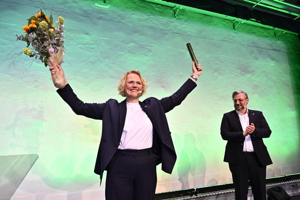 Centerpartiet valde i lördags Anna-Karin Hatt till ny partiordförande. Hon tog över stafettpinnen från avgående Muharrem Demirok. Arkivbild. Foto: Anders Wiklund/TT